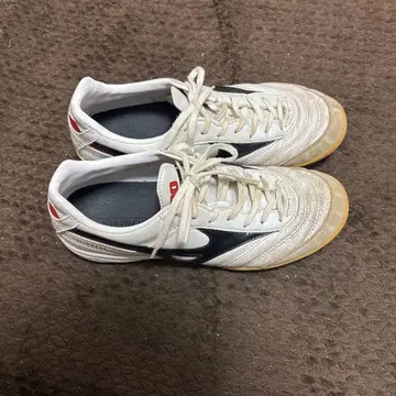 미즈노 모렐리아 네오 II 풋살화