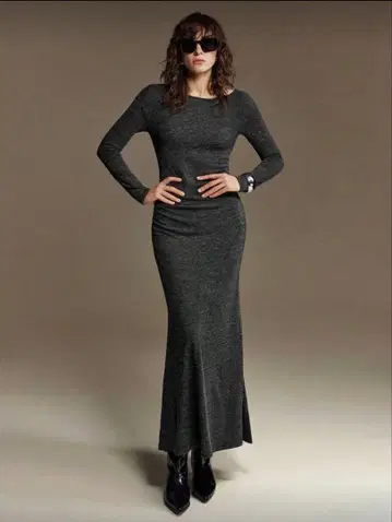 다크 그레이 긴팔 롱 원피스 니트