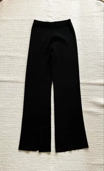 한 번 착용 트라쪼돈나 센터 슬릿 니트 팬츠