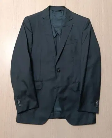 다크 그레이 스트라이프 비즈니스 정장