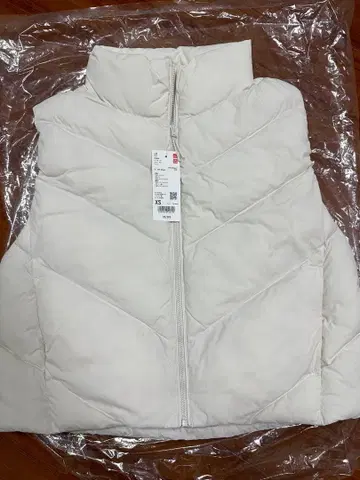 UNIQLO PUFFTECH 다운 베스트 화이트 XS 사이즈