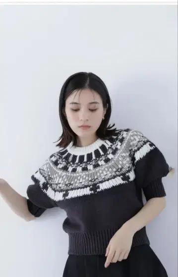 내추럴 뷰티 베이직 노르딕 무늬 반팔 니트 스웨터