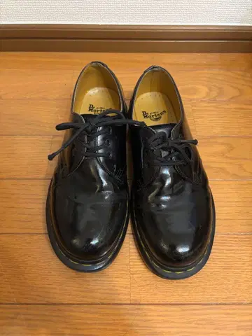 블랙 가죽 통굽 레이스업 슈즈