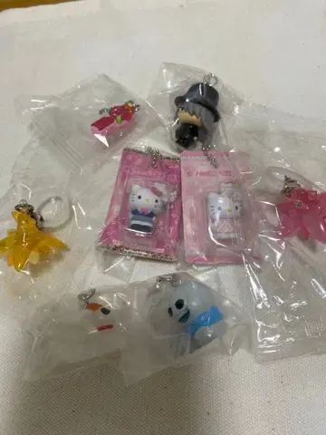 캡슐 토이 8개 묶음 판매 키티 도레미짱 코난 디즈니