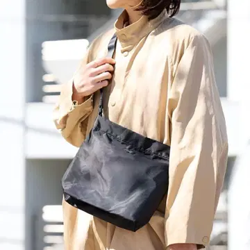 STANDARD SUPPLY 블랙 숄더백