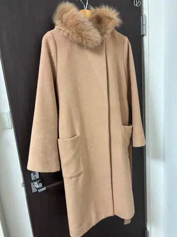 베이지 롱 코트 퍼 포함