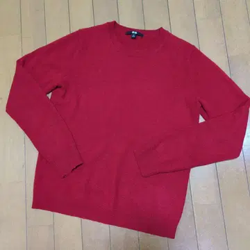 새상품급 UNIQLO 캐시미어 100% 레드 크루넥 니트 M 사이즈