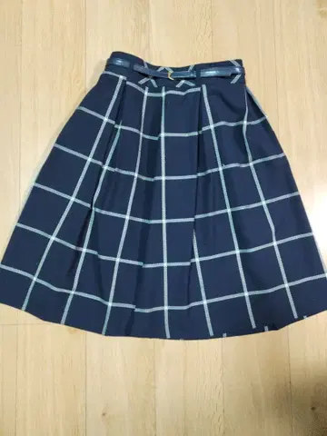 블루 라벨 플레어 스커트 벨트 포함