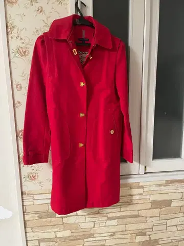 TOMMY HILFIGER 레드 트렌치코트 M 버튼이 멋짐