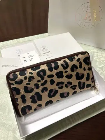 레오파드 무늬 소가죽 장지갑