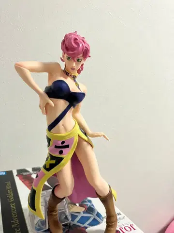 트리쉬 우나 피규어