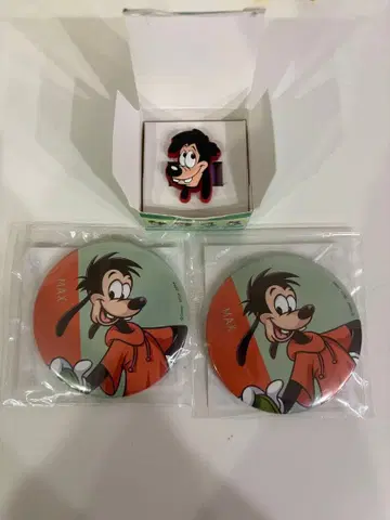 디즈니 맥스 러버링&캔뱃지 2개