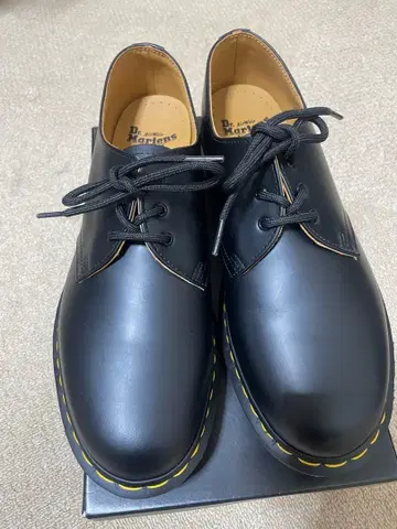 [컨디션 최상/하자품] 닥터마틴 1461 3홀 UK9 (28cm)