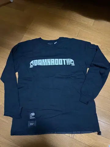 덤굿드 개러지 루트 콜라보 롱티