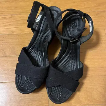 [ crocs ] 크로스 스트랩 앵클 웨지 leigh2.0 / 샌들