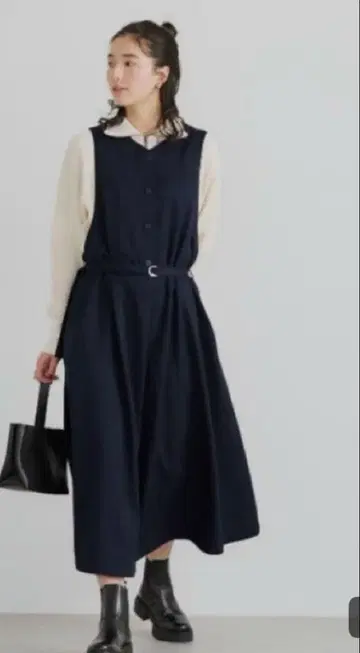 북유럽 생활 잡화점 품격 있게 완성되는 오버롤 스커트/다크 네이비