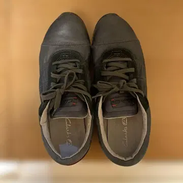 Clarks 그레이 스니커즈
