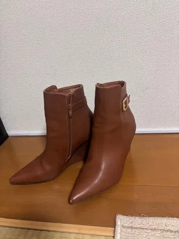 브라운 스틸레토 웨지 부츠
