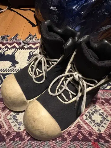 RVF 블랙 스니커즈 fvvo