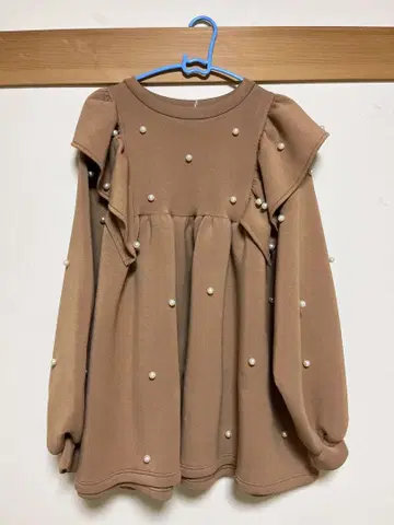 펄 장식 프릴 상의