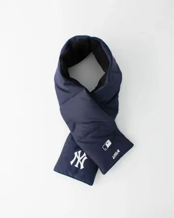 인필더 디자인 다운 머플러 양키스 시착만 한 상품