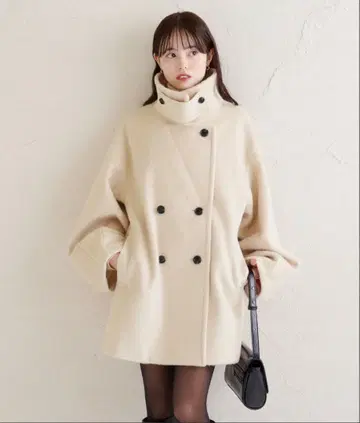 mystic 울 혼방 샤기 미들 코트 아이보리