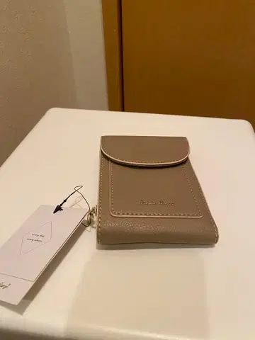 새상품 Sophie La Girafe 접이식 지갑 베이지