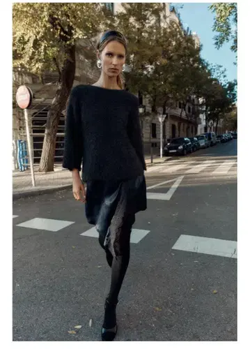 23일까지 한정 판매. ZARA 레이스 콤비 니트 스웨터