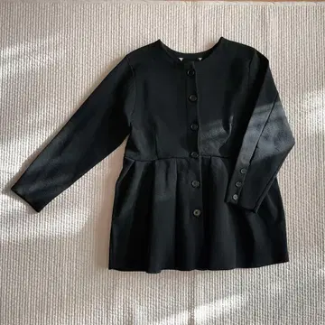 새상품 트라쪼돈나 노카라 페플럼 가디건 자켓