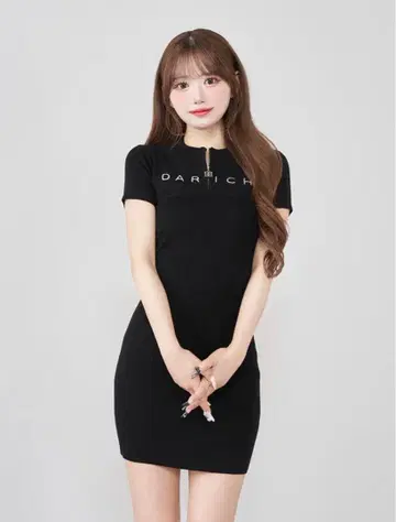 Darich 하프 지퍼 리브 니트 미니 원피스