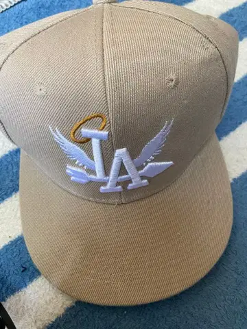 베이지 LA 자수 로고 야구 모자