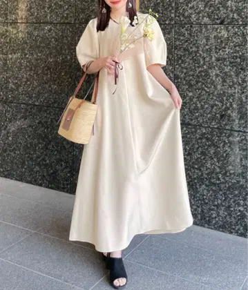 hinari 소매 턱 플레어 원피스 베이지