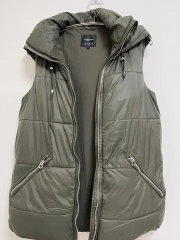 ZARA 후드 부착 퀼팅 베스트 M 올리브 그린