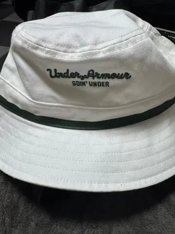 언더 아머 고인 언더 햇