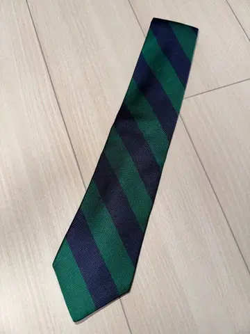 랄프 로렌 그린과 블랙 스트라이프 넥타이
