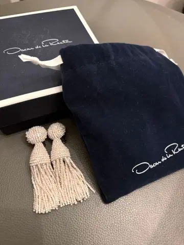 [ 정품 ] 오스카 드 라 렌타 태슬 귀찌