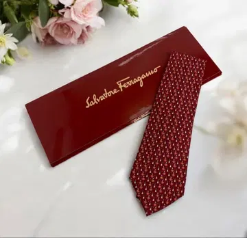 미사용품 살바토레 페라가모 넥타이 25스315