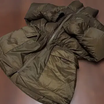다크 브라운 다운 자켓 후드 부착