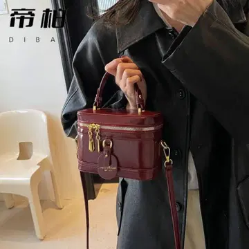 버건디 핸드백 합성 피혁