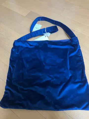 새상품 숄더백 블루 스웨이드 벨로아