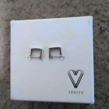 VERITE 귀걸이 K10 WG