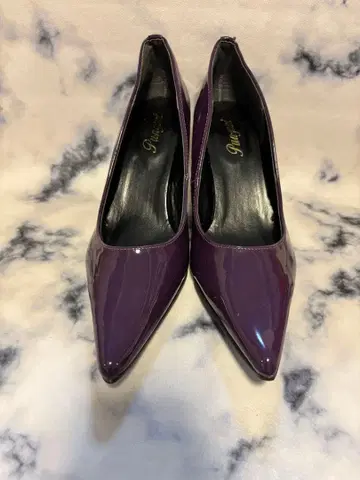 퍼플 에나멜 스틸레토 펌프스 보라색