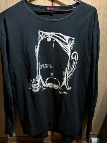 디오라트 고양이 모방 블랙 긴팔 티셔츠