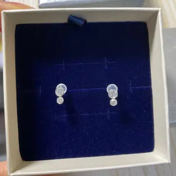 TSUTSUMI 큐빅 귀걸이 10K 화이트 골드
