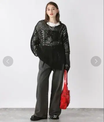 오픈 니트 블랙 V넥 스웨터