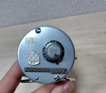 ABU 2500c 플레이트 모델 84년식