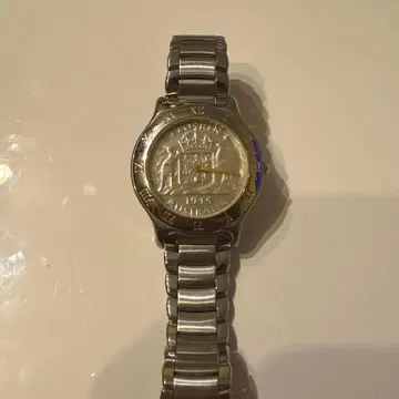 컨디션 최상 빈티지 심플 쿼츠 손목시계 실버