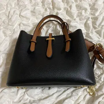 블랙 숄더백 합성 피혁