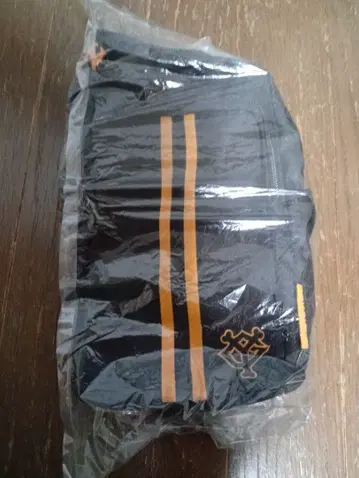 요미우리 자이언츠 JMI 스마트폰 파우치 숄더백 블랙과 오렌지