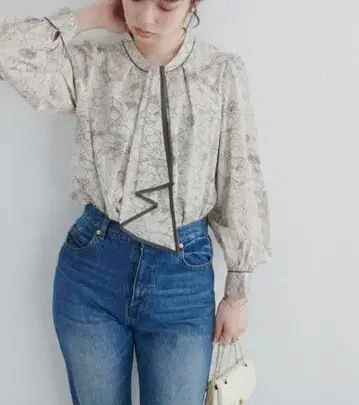 배색 보타이 2WAY 블라우스